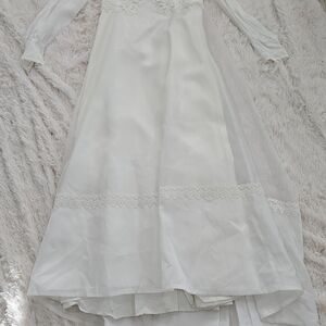 VTG WILLIAM CAHILL Elegant White Bridal Dress with Lace Trim